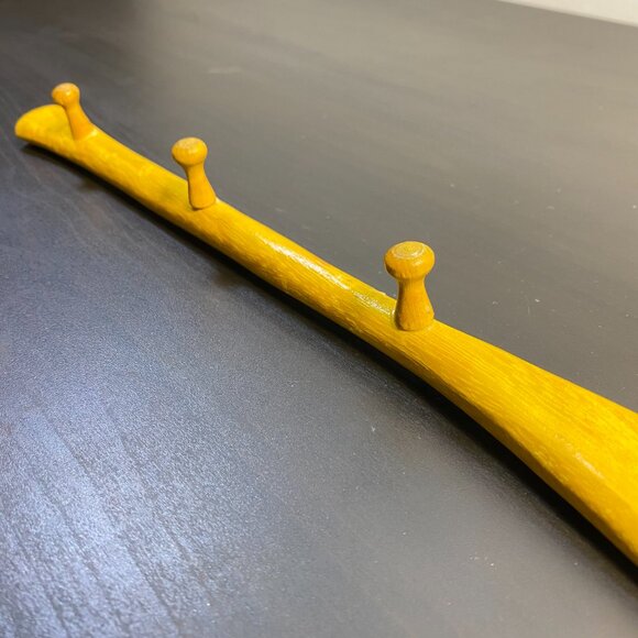 spoon design hanger 17.5" W/ 3 pegs, pine tree, wall mounted yellow home accesso - Picture 4 of 10